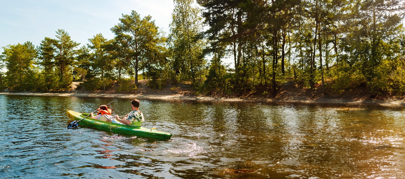Visuel famille canoë lac