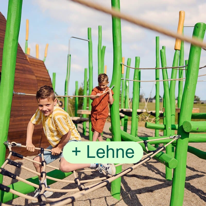 Lehne dich zurück und genieße die Sonne, während die Kinder spielen