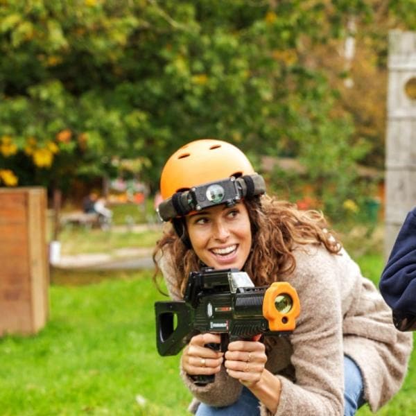 Vivez l’action ensemble avec le laser battle qui stimule fun, tactique et esprit d’équipe.