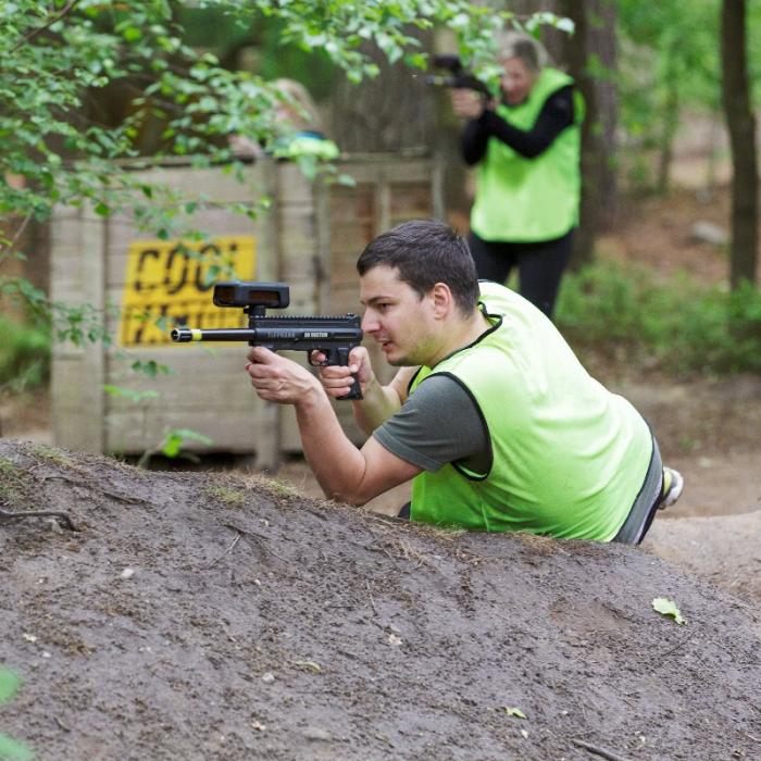 Ga samen het strijdveld op en beleef laser battle vol actie, teamspirit en adrenaline.