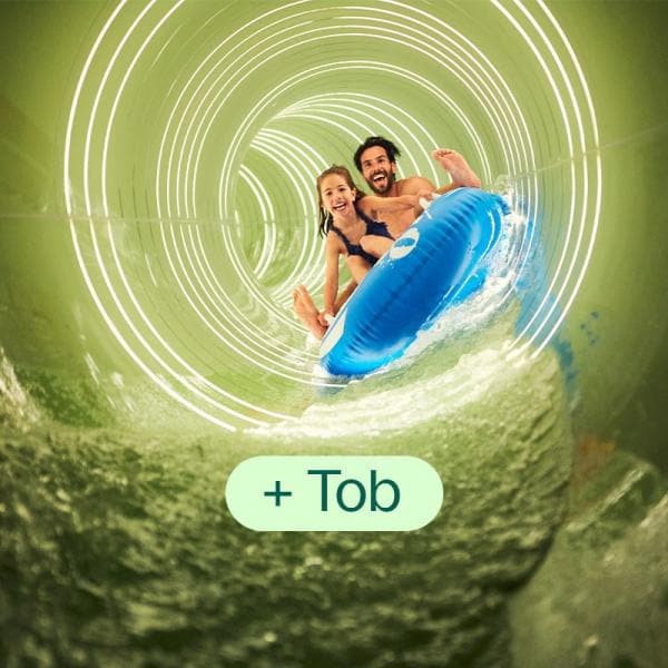 Auf den Wasserrutschen des Wasserparadieses Aqua Mundo nach Herzenslust austoben