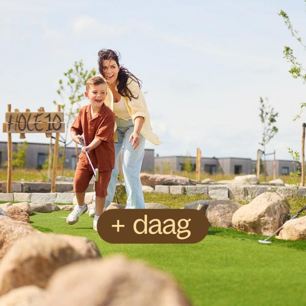 Daag elkaar uit voor een potje minigolf en ontdek wie de echte kampioen wordt