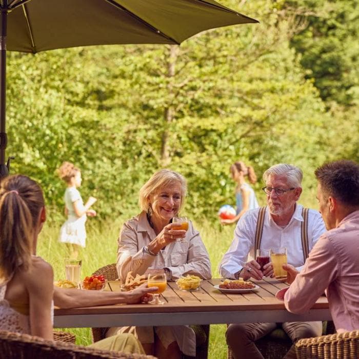 Ontspan in je cottage, met een privéterras waar je heerlijk van de buitenlucht kunt genieten