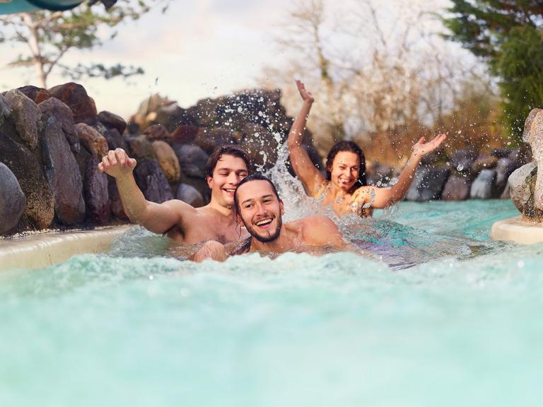 Amis dans l'eau