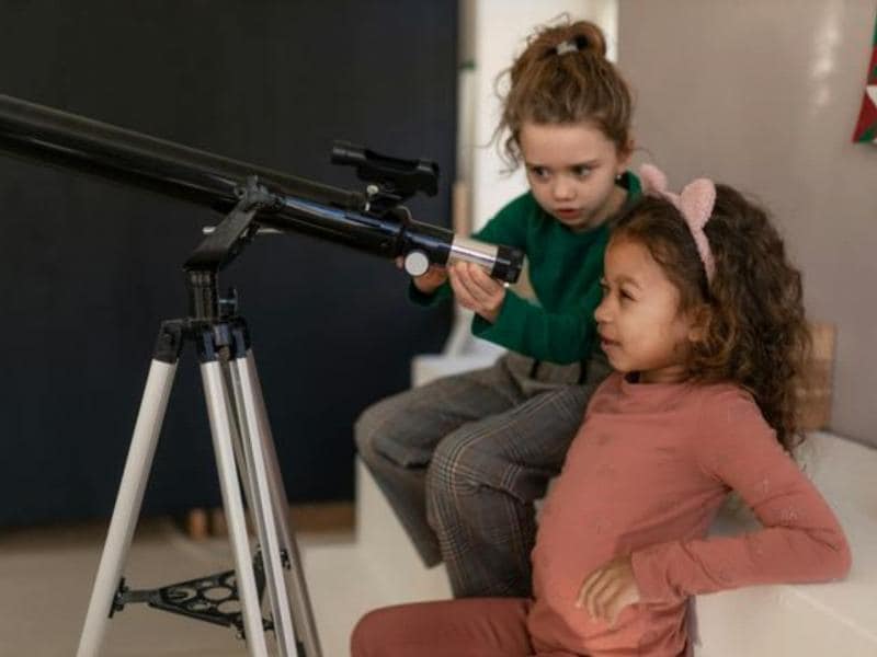 Comment aborder l’observation des étoiles chez les enfants →