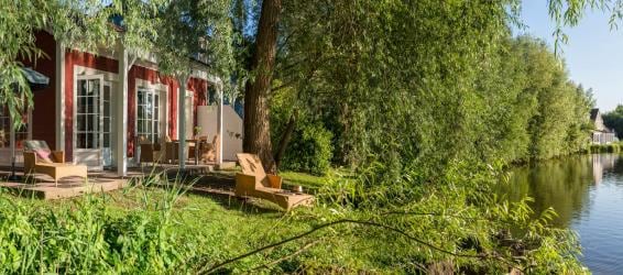 Overnachten in sfeervolle cottages aan het meer