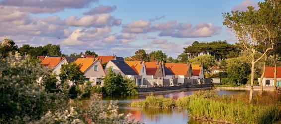 Des cottages en bord de lac