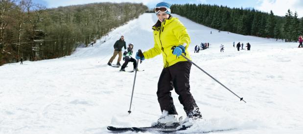 Enjoy family fun in the snow - wintersport at Center Parcs